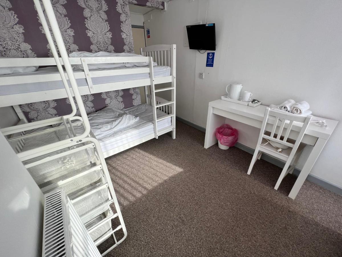 Arnies Hotel Блекпул Екстериор снимка