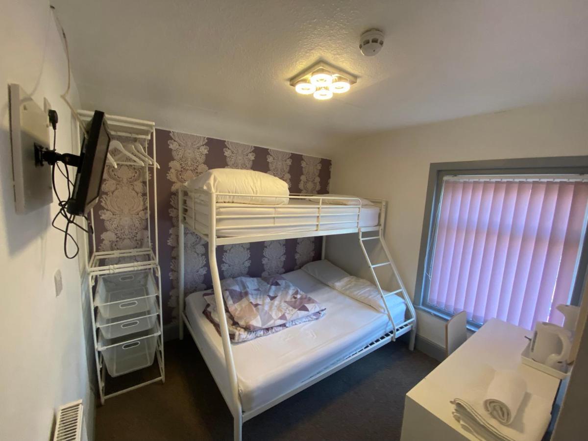 Arnies Hotel Блекпул Екстериор снимка