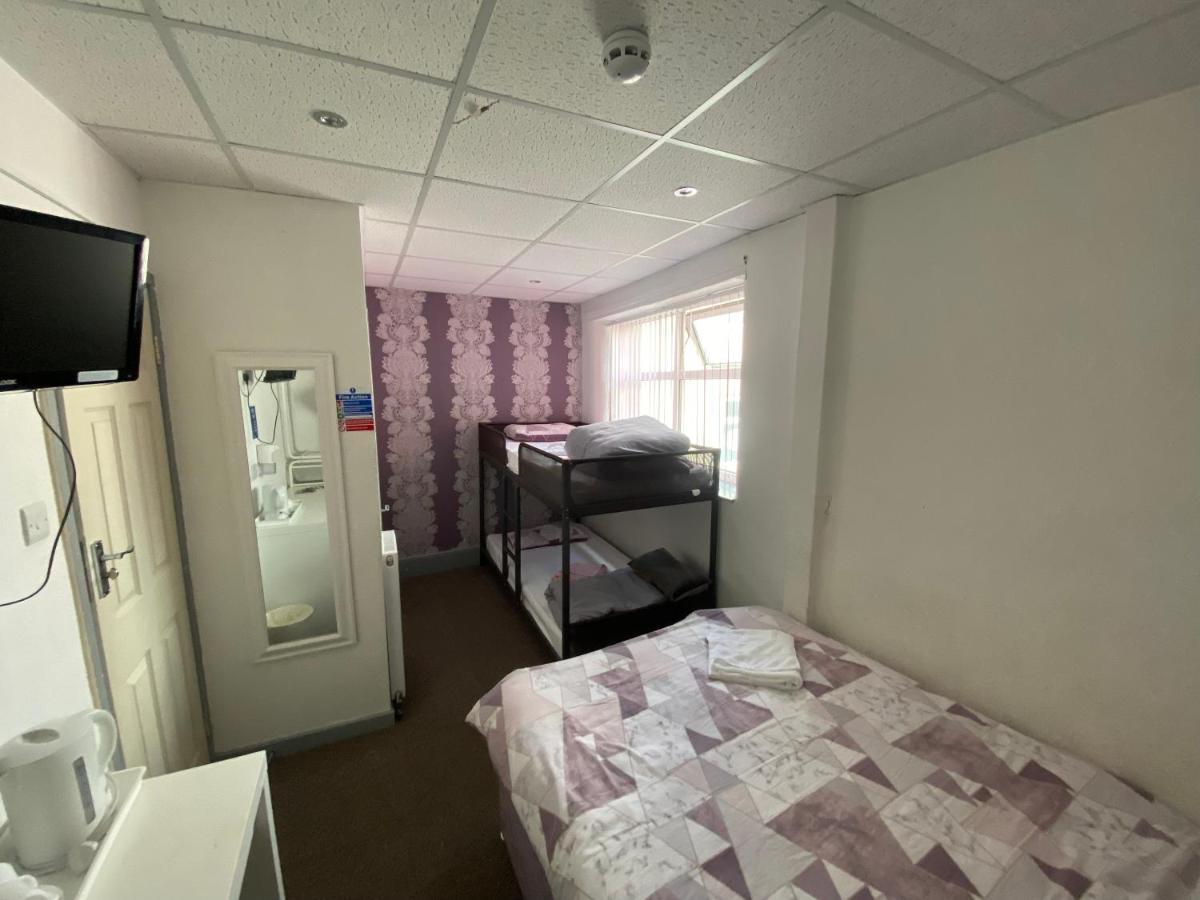 Arnies Hotel Блекпул Екстериор снимка