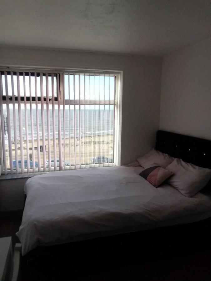 Arnies Hotel Блекпул Екстериор снимка