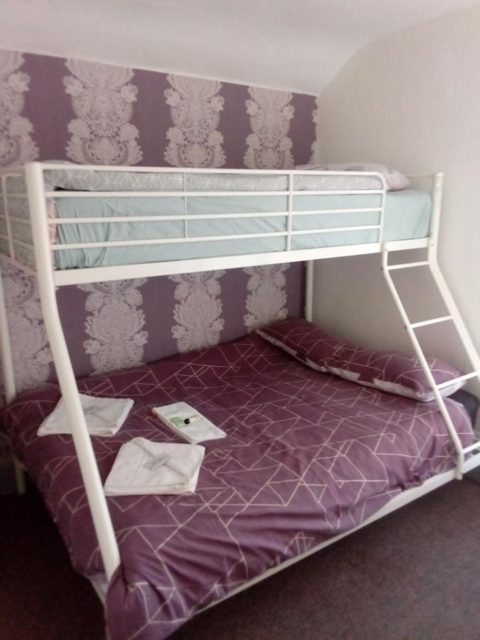 Arnies Hotel Блекпул Екстериор снимка