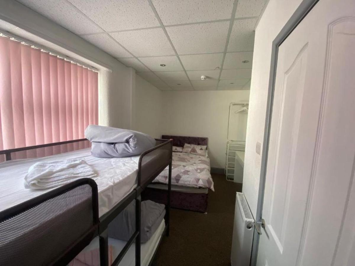 Arnies Hotel Блекпул Екстериор снимка